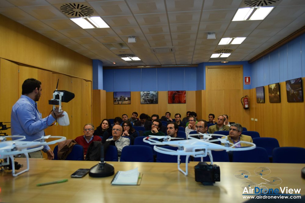 colegio de ingenieros badajoz coiiex extremadura charla drones rpas uav air drone view www.airdroneview.com charla jornada conferencia tecnica agricultura territorio dron decano rector legislacion (8)