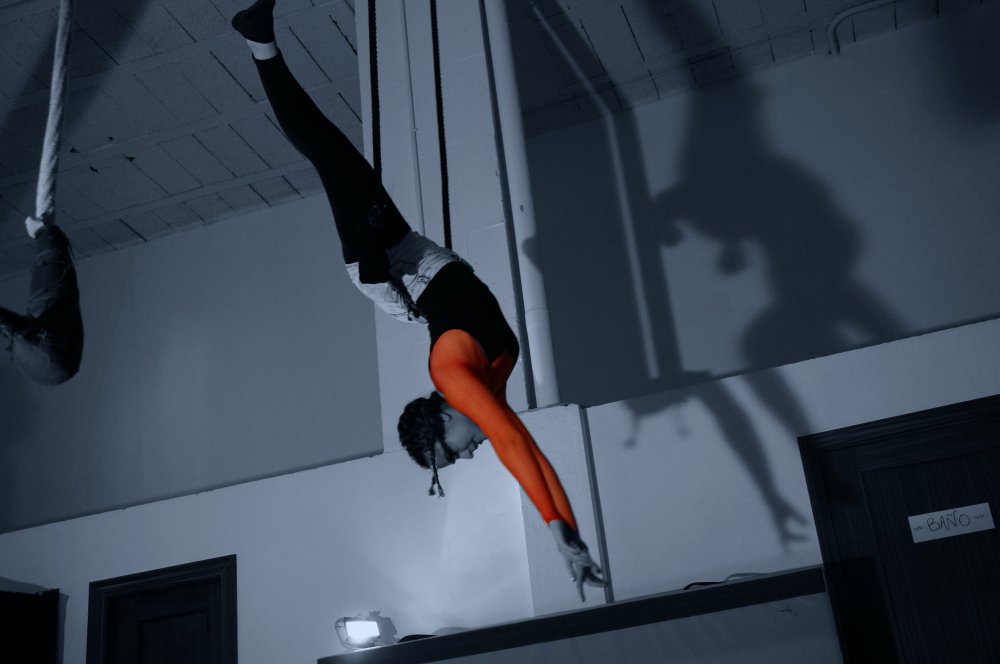 cabaret la rota espacio escenico circo trapecio badajoz foto cursos air drone view www.airdroneview.com espectaculo baile alumnos (20)