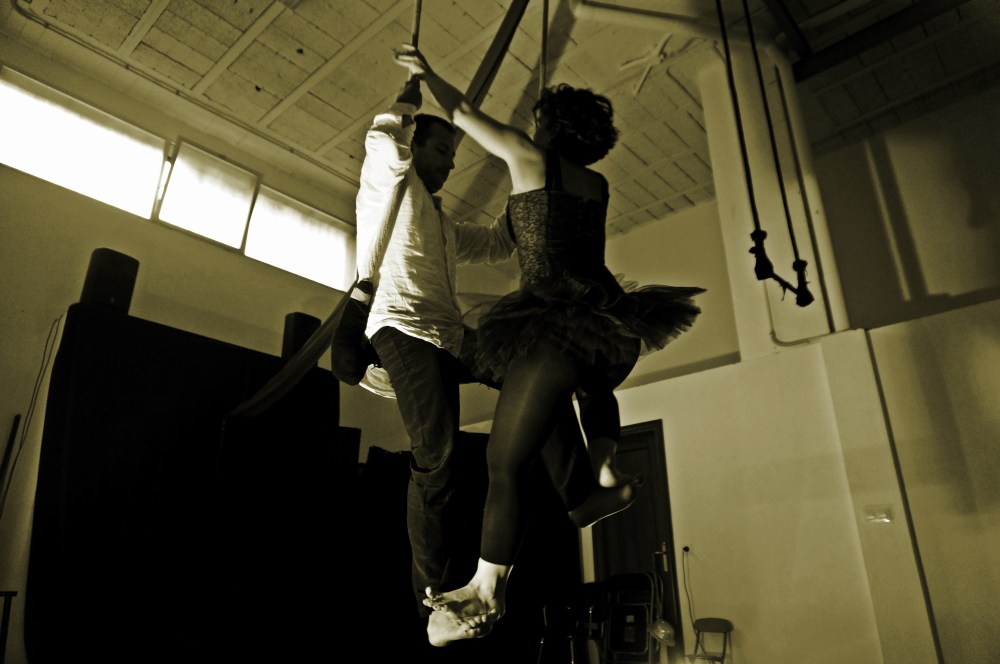 cabaret la rota espacio escenico circo trapecio badajoz foto cursos air drone view www.airdroneview.com espectaculo baile alumnos (24)