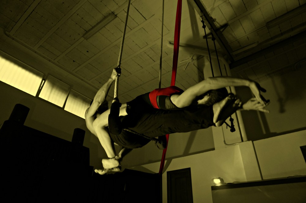 cabaret la rota espacio escenico circo trapecio badajoz foto cursos air drone view www.airdroneview.com espectaculo baile alumnos (3)