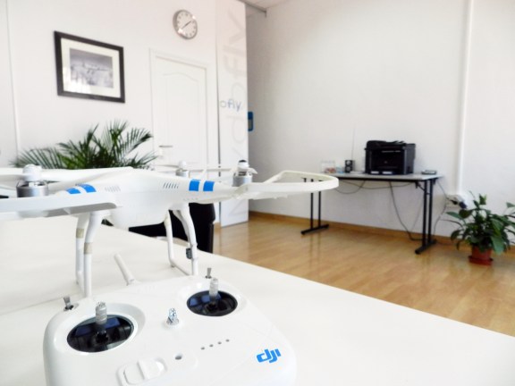 air drone view www.airdroneview.com viaje mallorca curso oficial piloto de rpas drones practico teorico phantom mydofly ato aesa fomento marratxi palma de mallorca barajas españa operador drones (3)ab