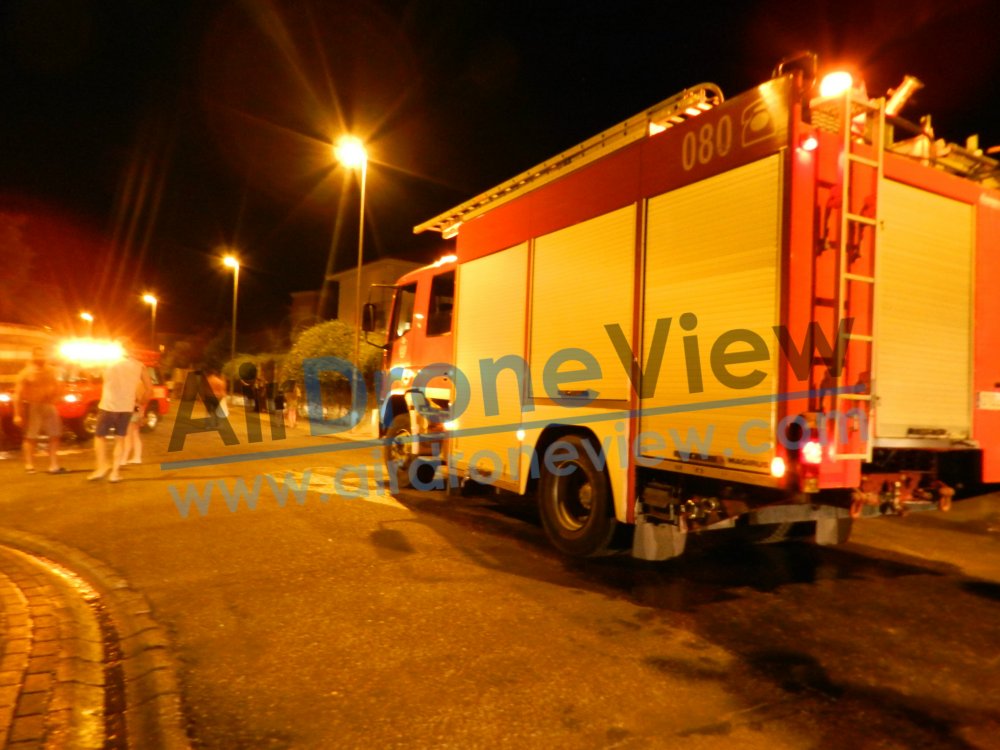 incendio fuego contenedor vaguadas badajoz bomberos policia chalet arde ardiendo provocado incendiado noticia air drone view www.airdroneview.com (1)