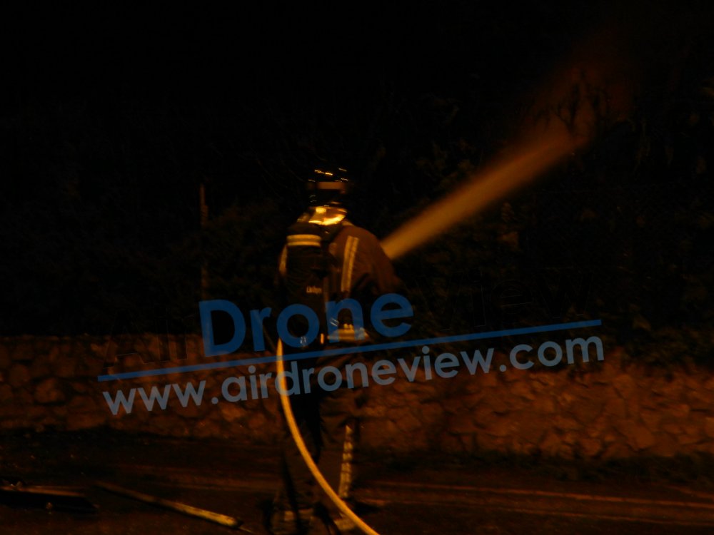 incendio fuego contenedor vaguadas badajoz bomberos policia chalet arde ardiendo provocado incendiado noticia air drone view www.airdroneview.com (6)a