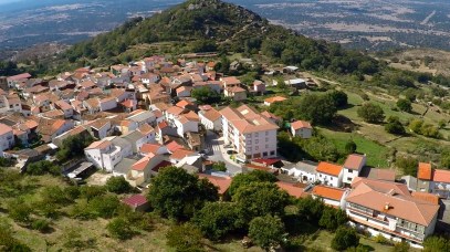 cabezabellosa plasencia air drone view www.airdroneview.com hurdes caceres paisaje pueblo drones video foto empresa badajoz extremadura españa