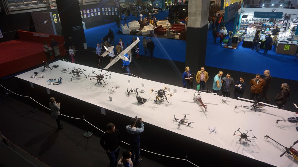 aeromodelismo dron air drone view www.airdroneview.com drones rpas uav españa expo ifeba badajoz portugal fehispor 2015 exhibicion exposicion profesional badajoz merida caceres extremadura (37)