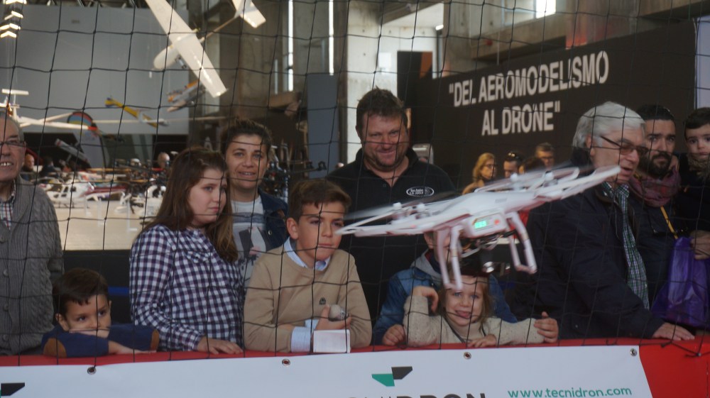 aeromodelismo dron air drone view www.airdroneview.com drones rpas uav españa expo ifeba badajoz portugal fehispor 2015 exhibicion exposicion profesional badajoz merida caceres extremadura (132)