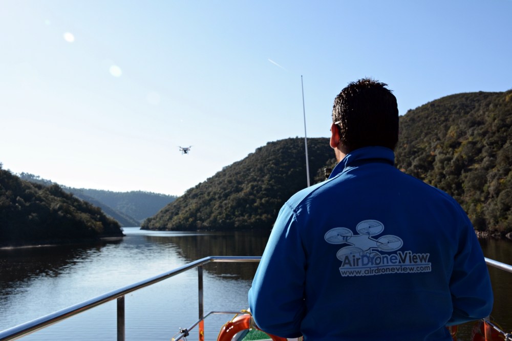 air drone view www.airdroneview.com empresa operador drones rpas uav españa portugal tajo internacional caceres cedillo barco rio agua aesa empresa badajoz extremadura 1a