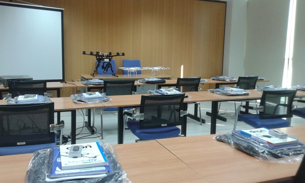 curso oficial piloto de drones rpas mydofly airdroneview feval agrotech drones dron extremadura badajoz trabajos aereos formacion de drones pilotos de drones  (1)
