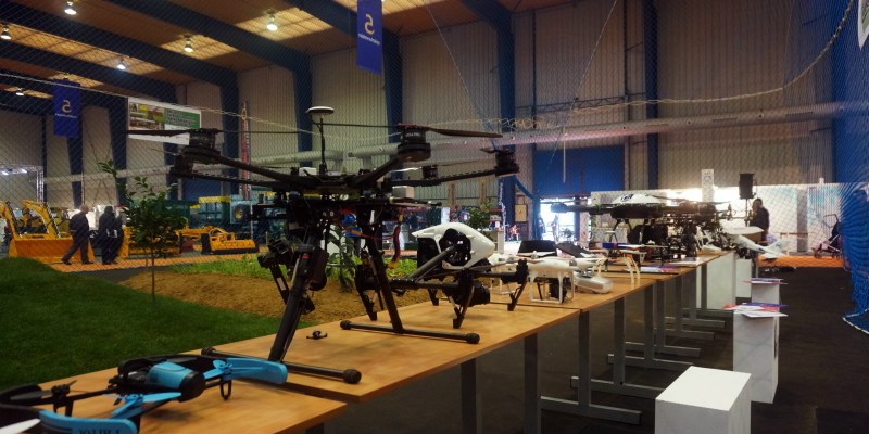 Exposición de drones en Espacio Dron de Agroexpo&nbsp;2016