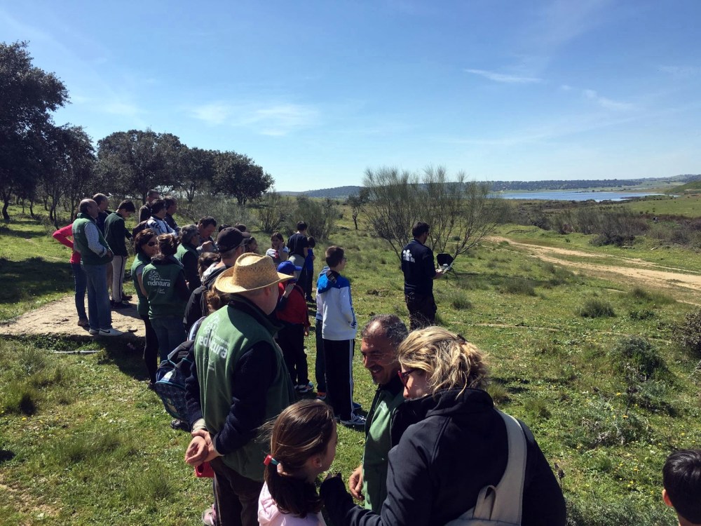 air drone view miajadas trujillo adicomt iberoaves alcollarin embalse actividades ornitologia dia de las aves drones extremadura españa censo cigüeña a vista de pajaro (2)