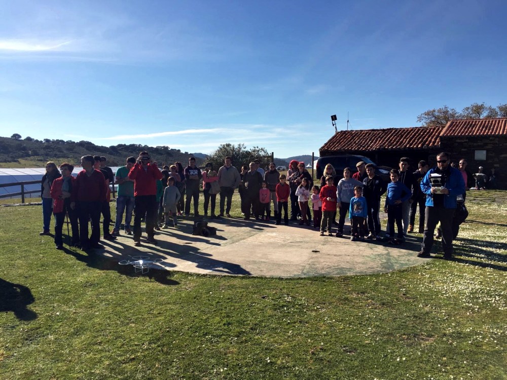 fio extremadura 2016 feria internacional ornitologia air drone view drones actividades a vista de pajaro visitantes gafas fpv realidad virtual monfragüe video (3)