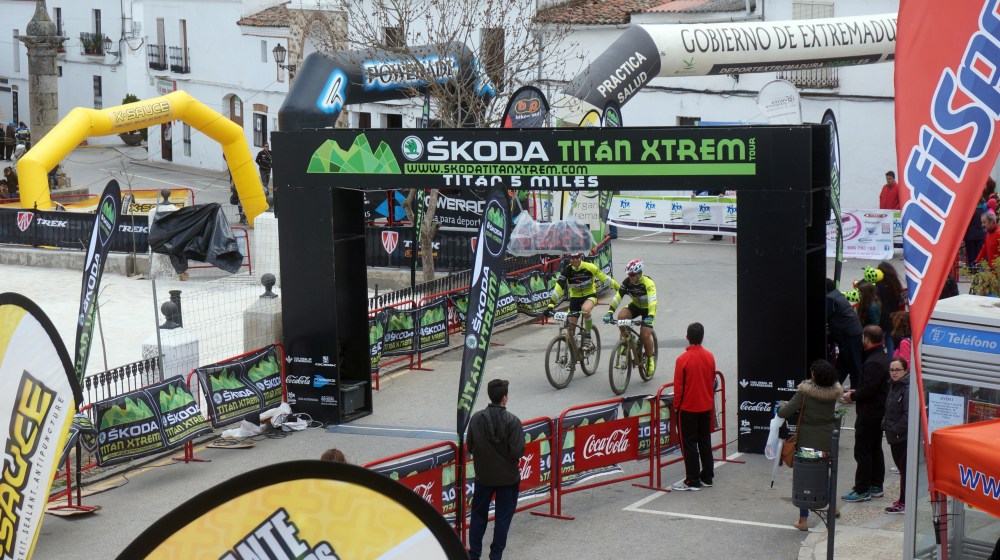 skoda titan xtrem tour tentudia drones reportaje video foto aereo tierra documental deporte btt extremadura españa carrera badajoz air drone view filmacion profesional fjyd (13)