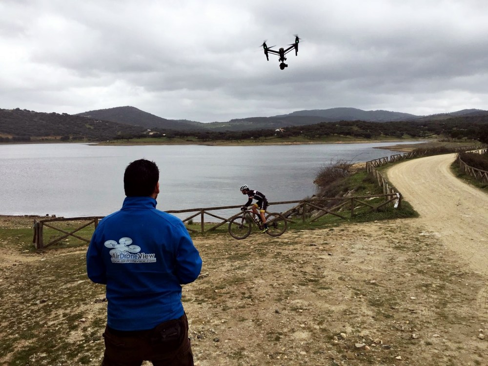 skoda titan xtrem tour tentudia drones reportaje video foto aereo tierra documental deporte btt extremadura españa carrera badajoz air drone view filmacion profesional fjyd (8)