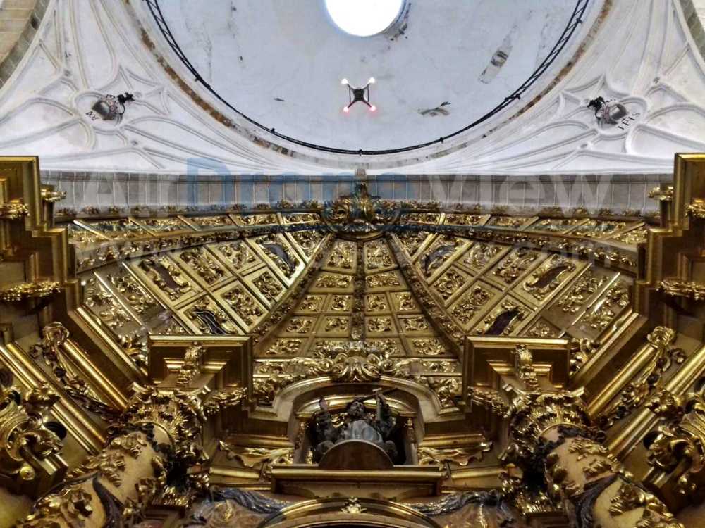 air-drone-view-www-airdroneview-com-patrimonio-drones-trabajo-aereo-interior-iglesia-restauracion-retablo-altar-trujillo-extremadura-espana-badajoz-caceres-empresa-1a