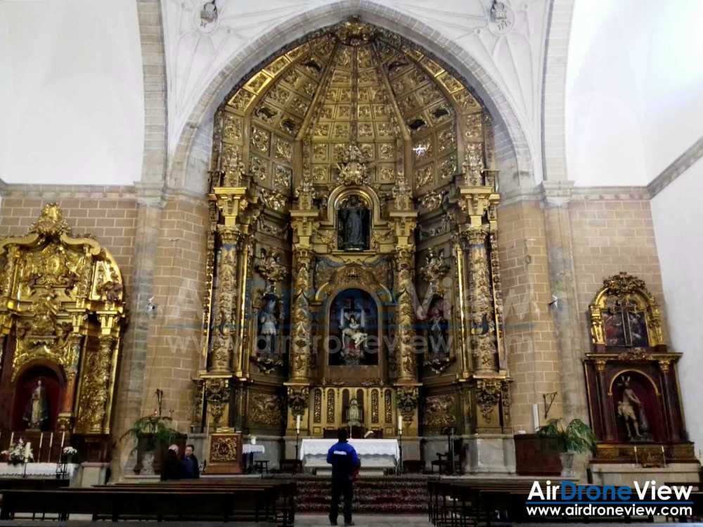 air-drone-view-www-airdroneview-com-patrimonio-drones-trabajo-aereo-interior-iglesia-restauracion-retablo-altar-trujillo-extremadura-espana-badajoz-caceres-empresa-2a