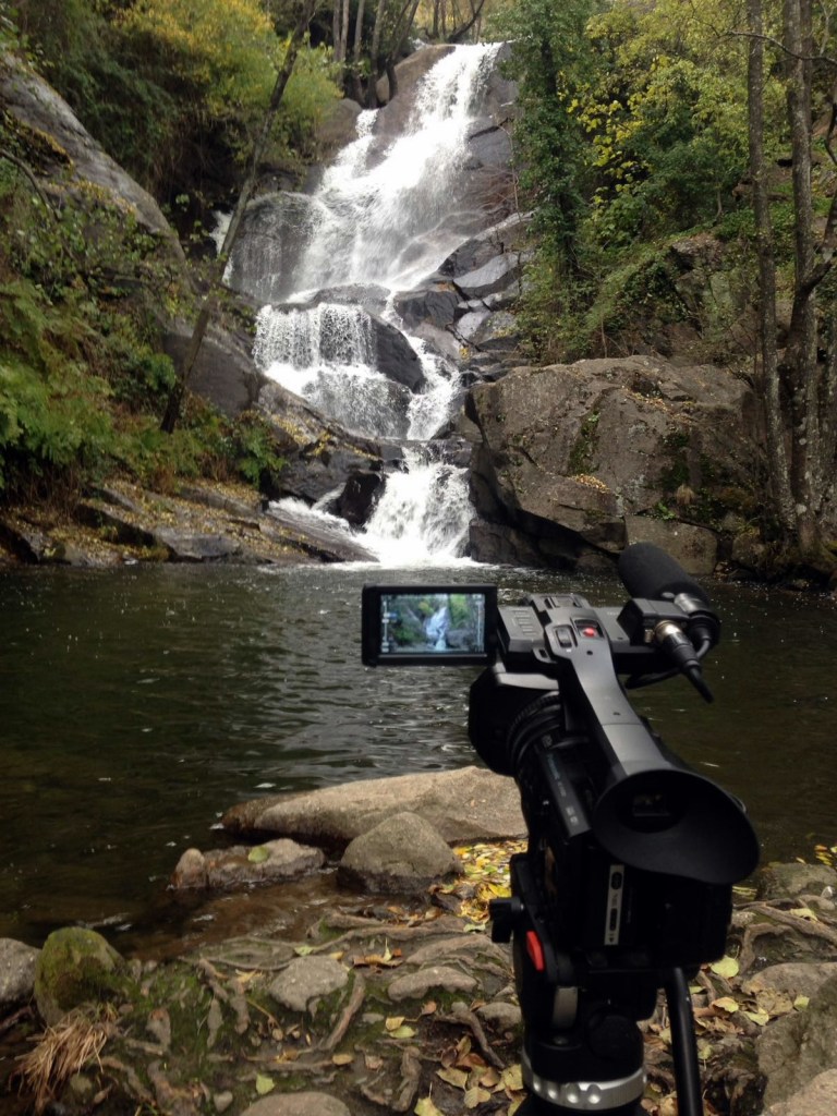 filmacion-casa-rural-spot-publicitario-video-drones-valle-del-jerte-extremadura-air-drone-view-www-airdroneview-com-empresa-publicidad-otono-espana-rio-cascada-montana-14