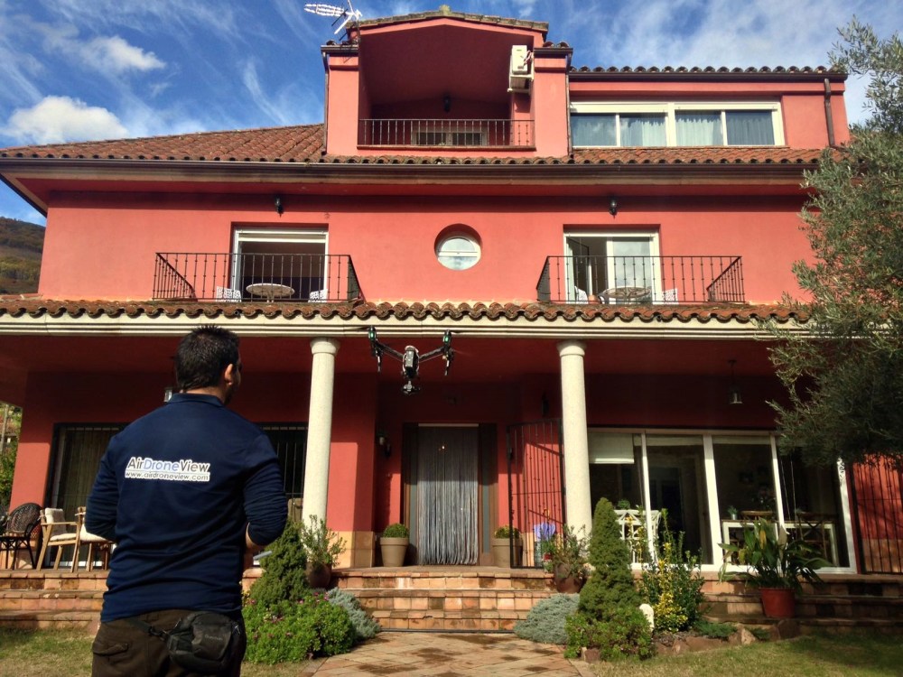 filmacion-casa-rural-spot-publicitario-video-drones-valle-del-jerte-extremadura-air-drone-view-www-airdroneview-com-empresa-publicidad-otono-espana-rio-cascada-montana-21