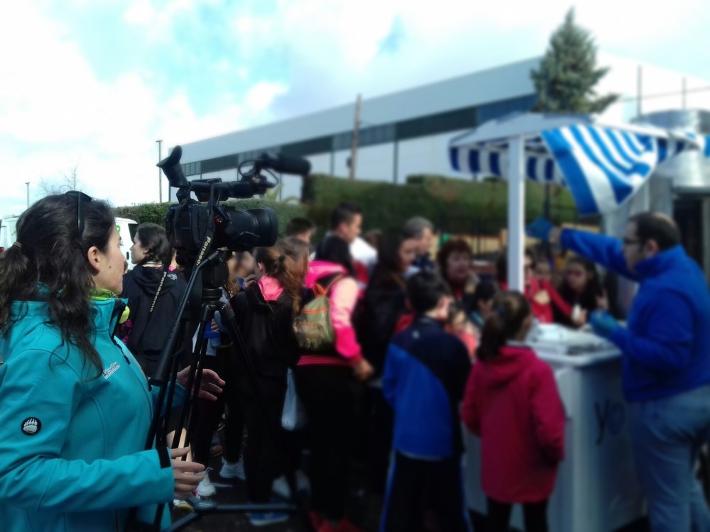 yoyogurt-merida-carrito-portatil-yogur-helado-soft-evento-carrera-salesianos-don-bosco-fiesta-stand-puesto-gratis-video-corporativo-facebook-air-drone-view-www-airdroneview-com-6a