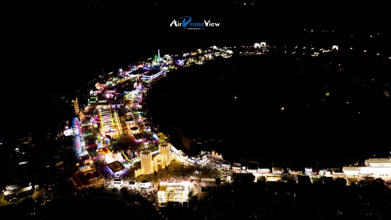 Las fotos aéreas nocturnas con drones de la Feria de&nbsp;Badajoz